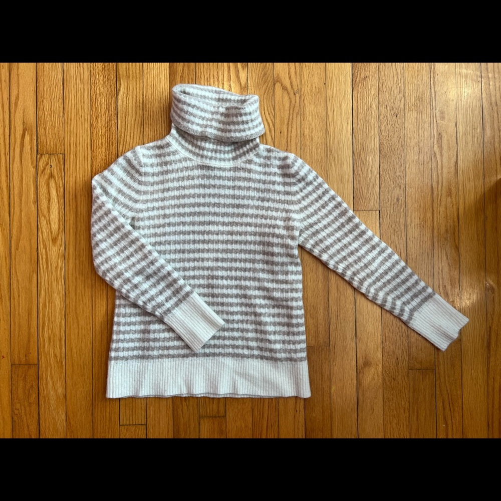 Banana Republic Wool Blend Turtle Neck Sweater | Vintage